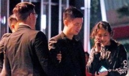 我丈夫的朋友在线观看,丈夫朋友在线观影的温馨瞬间