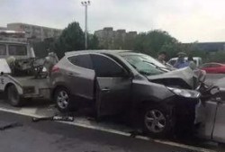 西安爆料车祸新闻报道,多车相撞，现场紧急救援