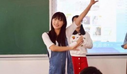 抖音爆料花臂老师视频是真的吗,真相究竟如何？